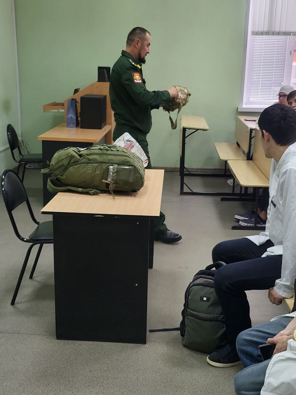 10 октября на факультет стоматологии состоялся круглый стол по теме:  Встреча с героем