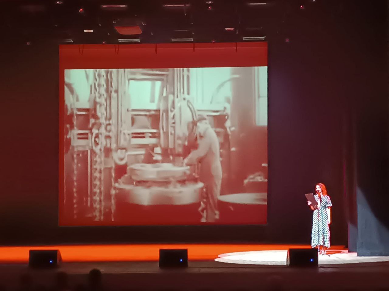 8 октября студенты факультета стоматологии группы 23лс1, 23лс2, 23лс4, 23лс7, 23лс8 посетили патриотический концерт Сергея Митрофанова, используя Пушкинскую карту